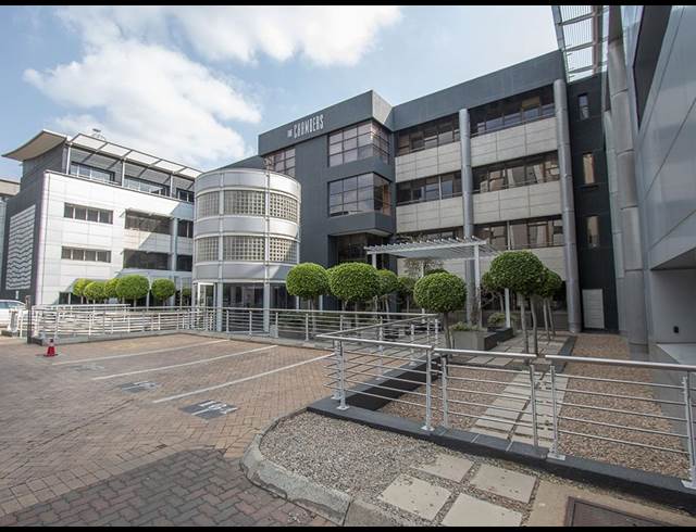10,000M² OFFICE TO LET IN SANDOWN