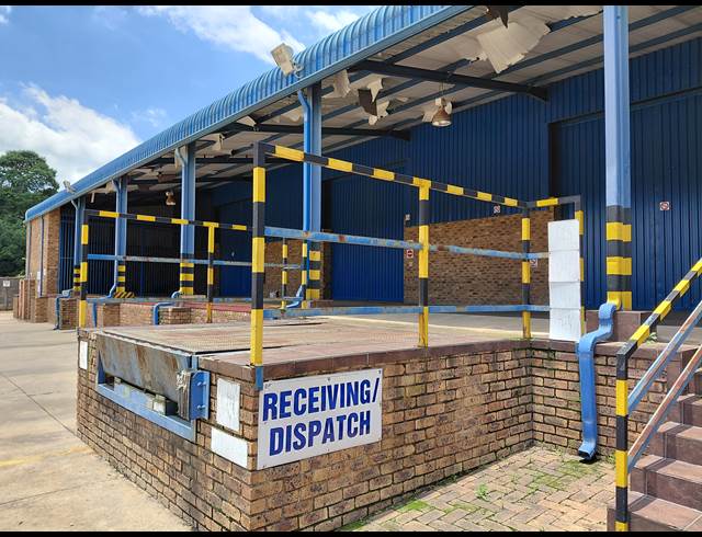 1,848M² WAREHOUSE TO LET IN POMONA