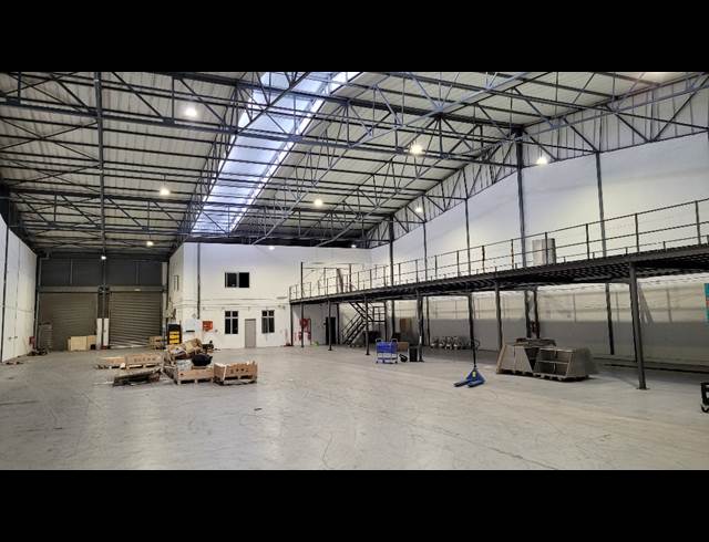 1,461M² WAREHOUSE TO LET IN NDABENI