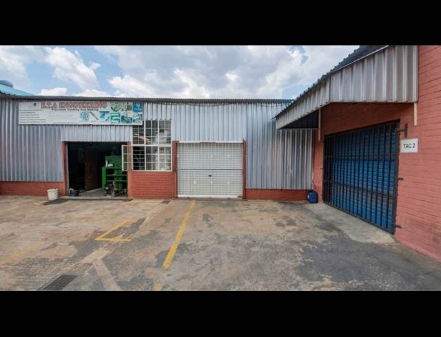 106M² BUILDING TO LET IN BOOYSENS