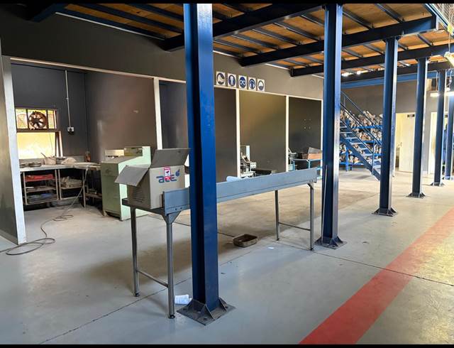 829M² WAREHOUSE TO LET IN CITY DEEP