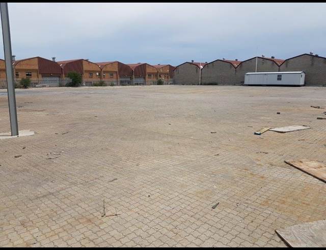 3,700M² INDUSTRIAL YARD TO LET IN KILLARNEY GARDENS