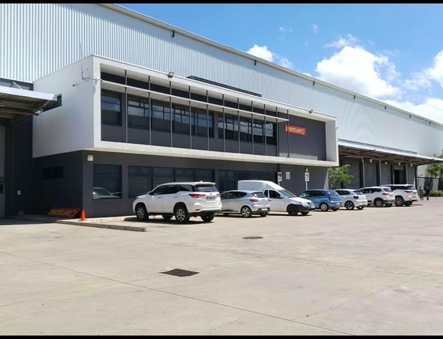 3,694M² WAREHOUSE TO LET IN CORNUBIA