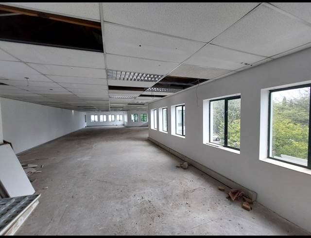 269M² OFFICE TO LET IN BRYANSTON