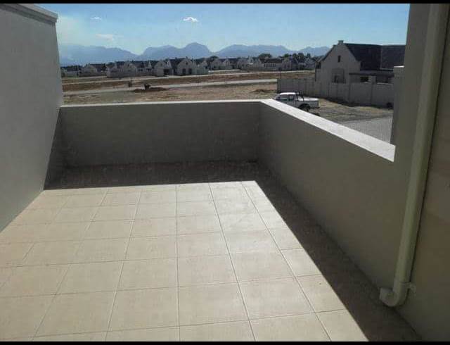 2 bed property to rent in REUNION PARK