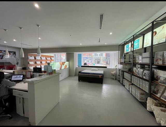 299M² RETAIL TO LET IN GREEN POINT
