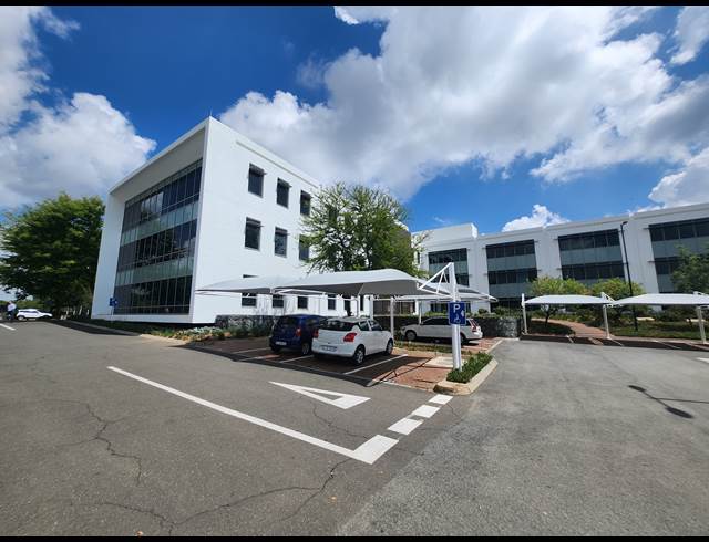 1,300M² OFFICE TO LET IN WATERFALL