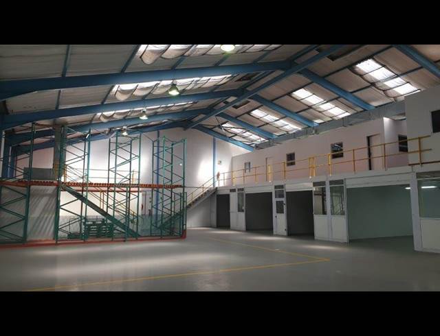996M² WAREHOUSE TO LET IN KILLARNEY GARDENS