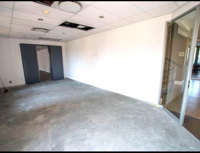 238M² OFFICE TO LET IN FOURWAYS
