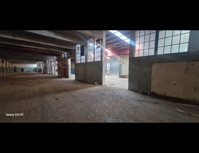 2,300M² WAREHOUSE TO LET IN SELBY