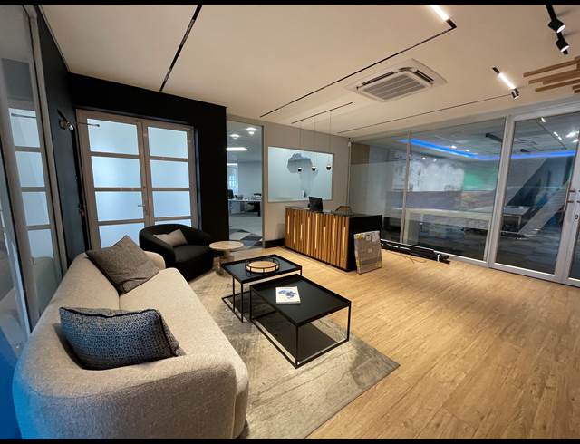 425M² OFFICE TO LET IN BRYANSTON