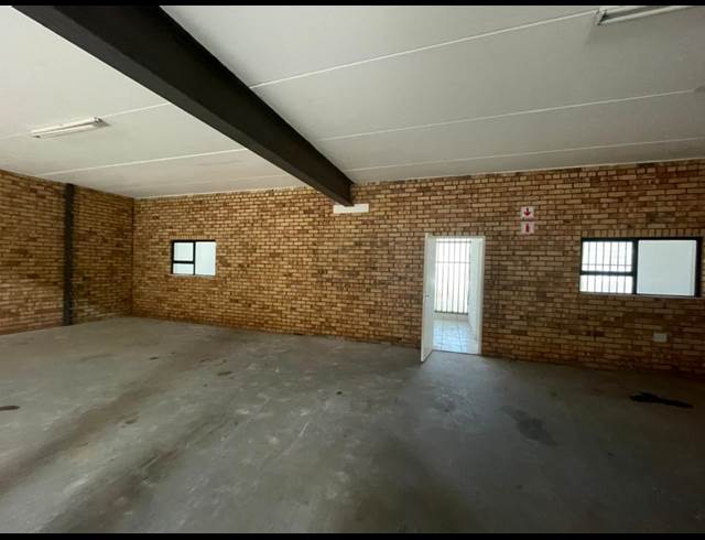 455M² WAREHOUSE TO LET IN CROWN