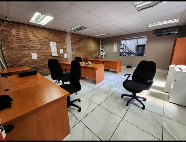 8,000M² WAREHOUSE TO LET IN JUPITER