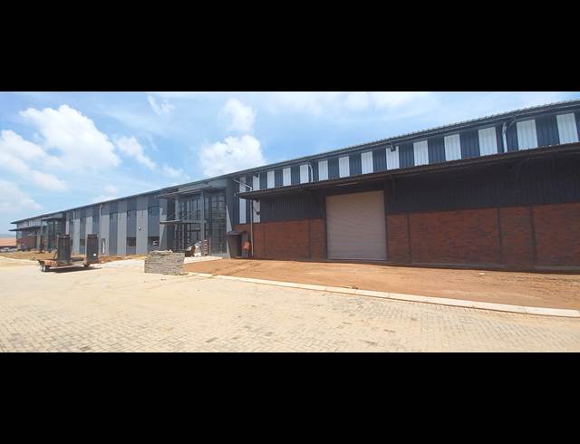 942M² WAREHOUSE TO LET IN LASER PARK