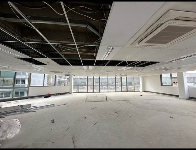 318.70M² OFFICE TO LET IN CENTURION CENTRAL