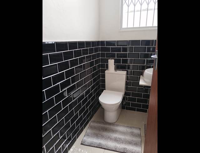 4 BEDROOM FREESTANDING TO LET IN BIRCHLEIGH