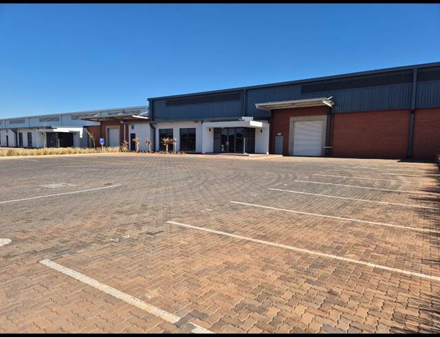 1,524M² WAREHOUSE TO LET IN WITFONTEIN