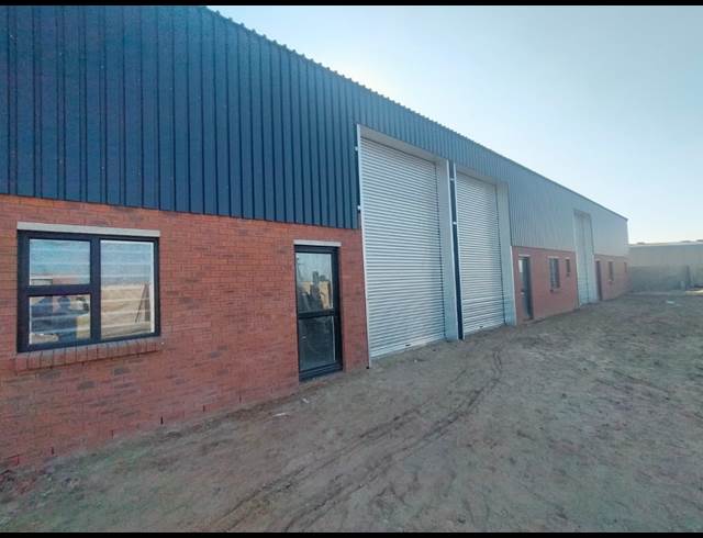 135M² FACTORY RENTED IN FISANTEKRAAL INDUSTRIAL