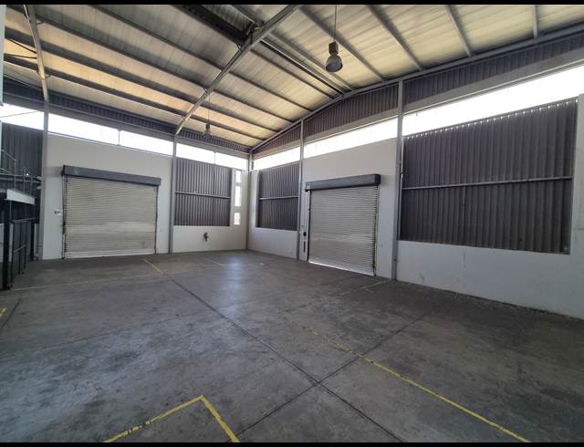 1,016M² WAREHOUSE TO LET IN HALFWAY HOUSE