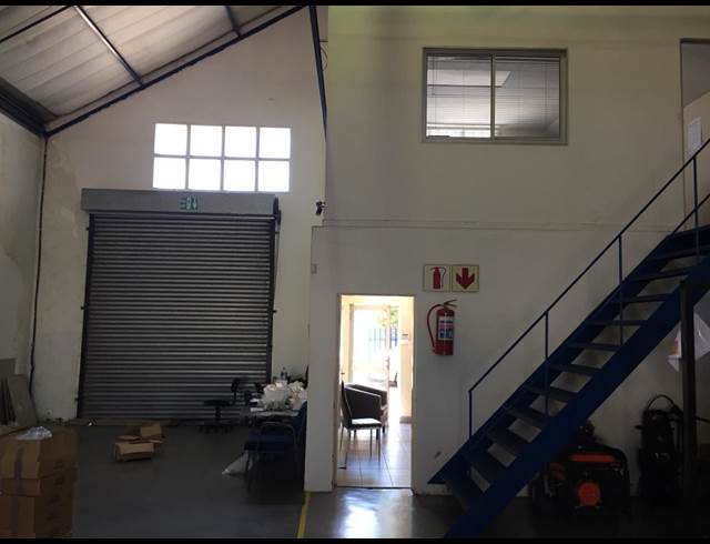 250M² WAREHOUSE RENTED IN LASER PARK