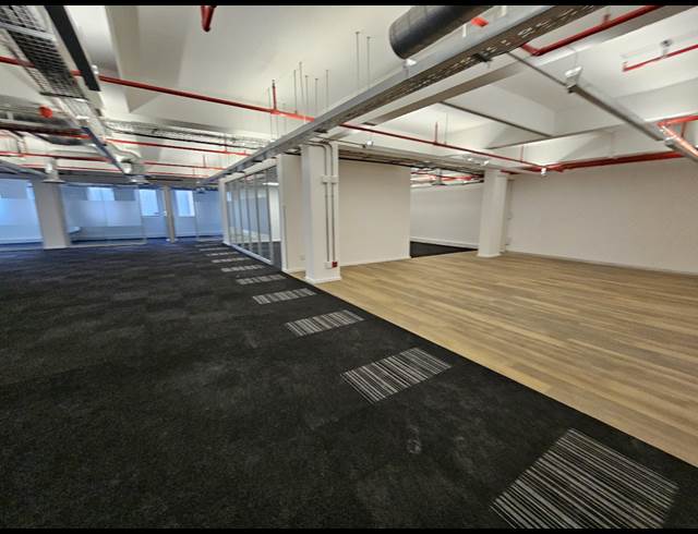 1,001M² OFFICE TO LET IN WOODSTOCK