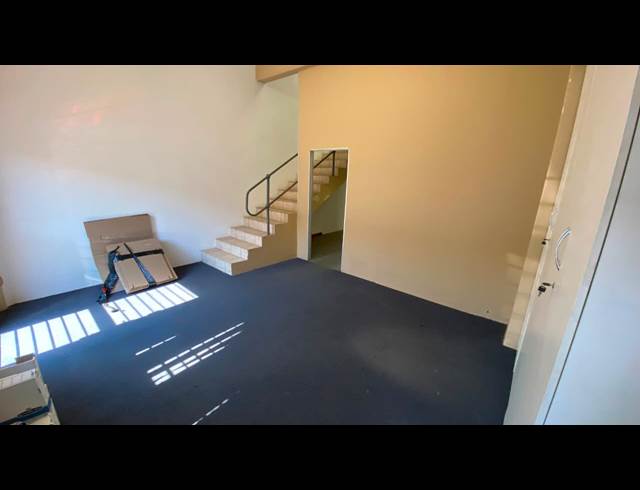 252M² WAREHOUSE TO LET IN HENNOPSPARK INDUSTRIAL
