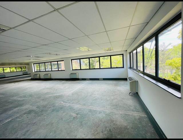684M² OFFICE TO LET IN RANDJESPARK