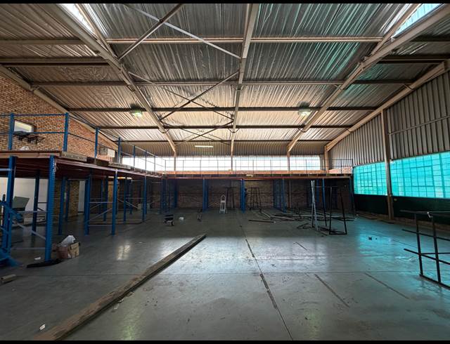 450M² WAREHOUSE TO LET IN HALFWAY HOUSE