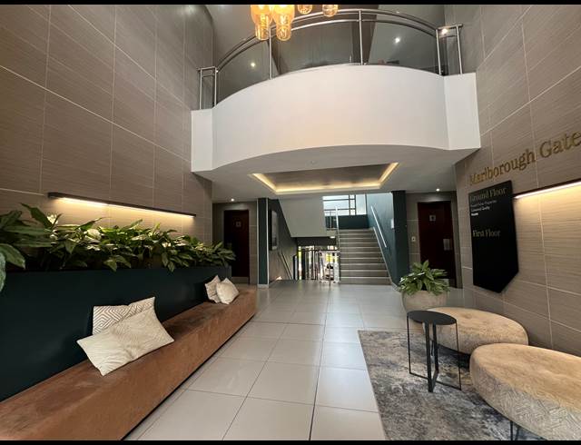 448M² OFFICE TO LET IN HYDE PARK