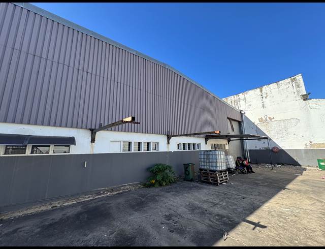 850M² WAREHOUSE TO LET IN SPRINGFIELD