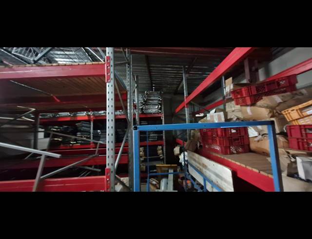 300M² BUILDING TO LET IN VILLAGE DEEP
