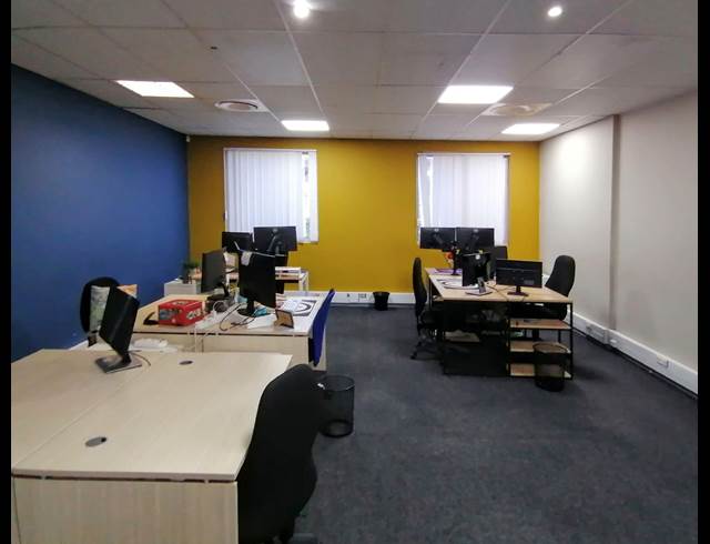 164M² OFFICE TO LET IN DURBANVILLE CENTRAL