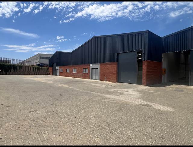 1,094M² WAREHOUSE TO LET IN COSMO BUSINESS PARK