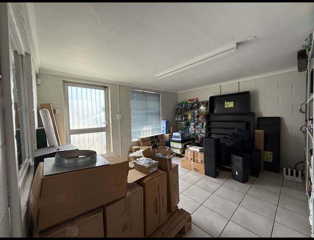 320M² WAREHOUSE RENTED IN BRACKENFELL INDUSTRIAL