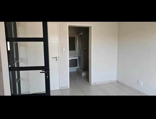3 BEDROOM APARTMENT TO LET IN BARTLETT