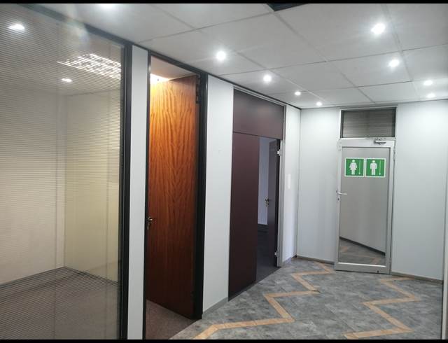 488M² OFFICE TO LET IN WESTVILLE