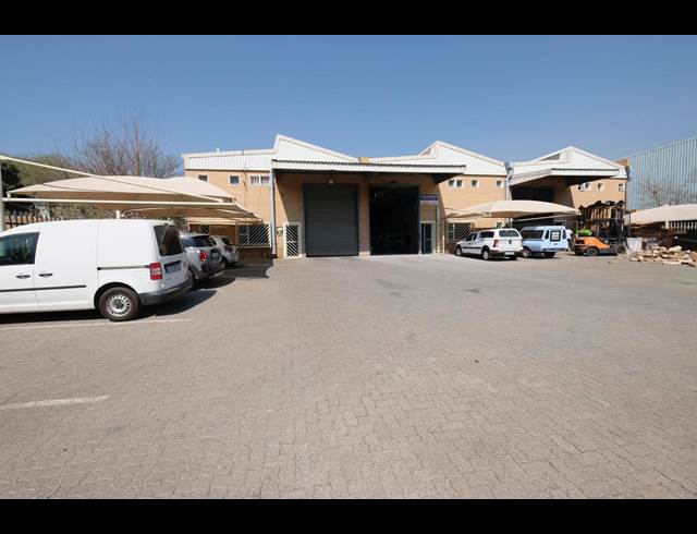 259M² WAREHOUSE TO LET IN FOUNDERS VIEW
