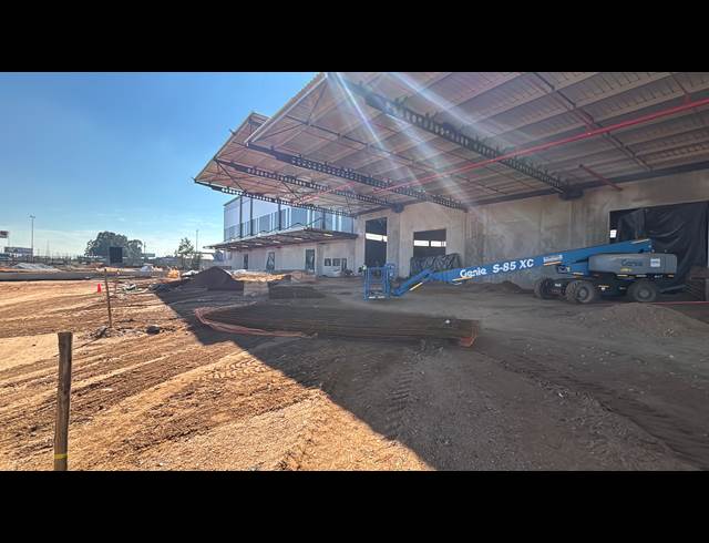 9,909M² WAREHOUSE TO LET IN JET PARK