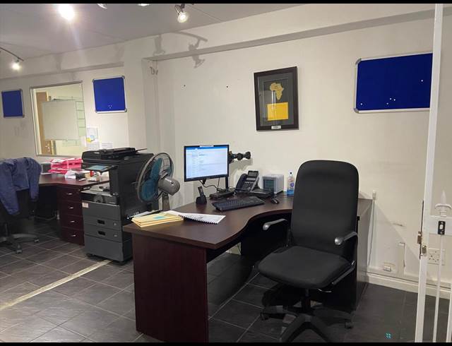 225M² WAREHOUSE TO LET IN WESTLAKE