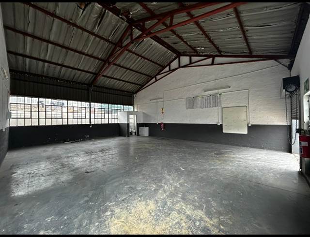 105M² WAREHOUSE TO LET IN WYNBERG