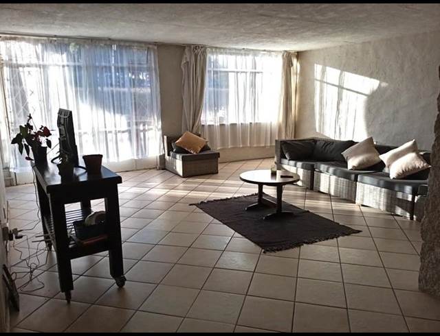 1 BEDROOM PROPERTY TO RENT IN SYMHURST