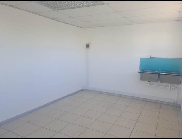 75M² OFFICE RENTED IN CAPRICORN