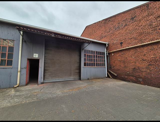 1,500M² WAREHOUSE TO LET IN DRIEHOEK