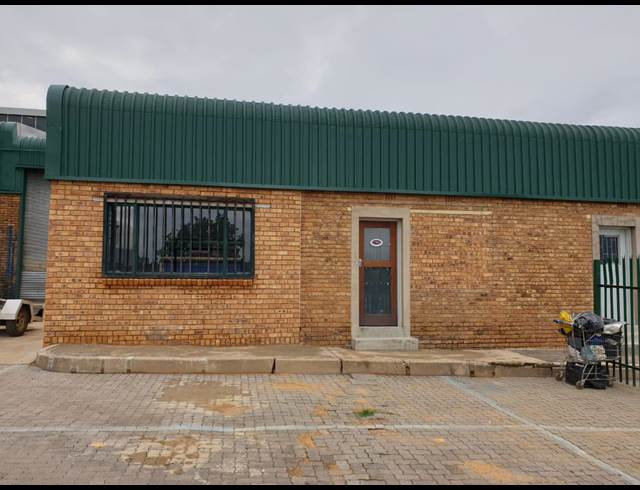 550M² WAREHOUSE RENTED IN WADEVILLE