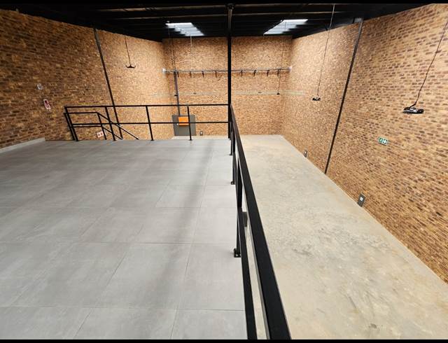 279M² FACTORY TO LET IN ANDERBOLT