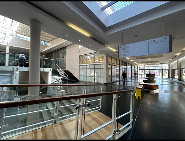 241M² BUILDING TO LET IN WOODSTOCK