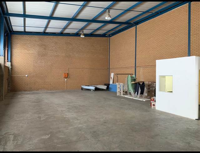 245M² WAREHOUSE TO LET IN LASER PARK