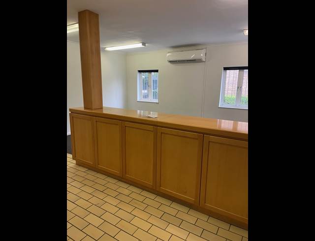100M² OFFICE TO LET IN FORESHORE