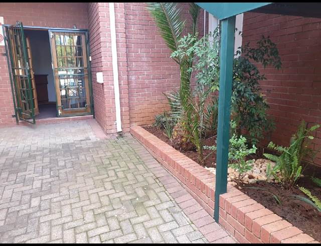 431M² OFFICE RENTED IN WESTDENE