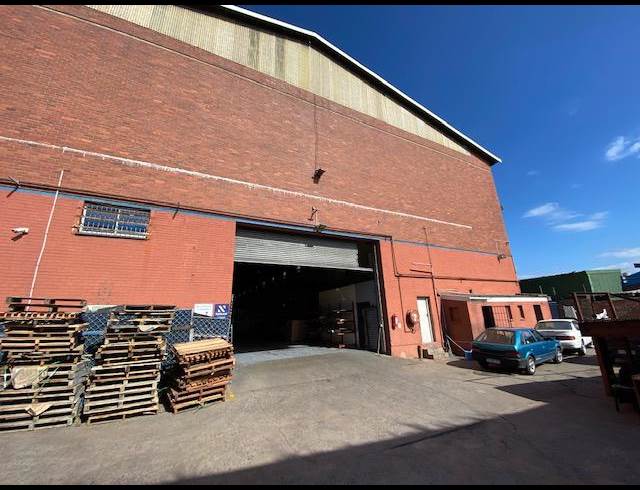4,200M² WAREHOUSE TO LET IN MOBENI